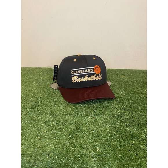 Retro Vintage Inspired Cleveland Cavs Basketball Split Bar Snapback hat gold - Picture 3 of 10
